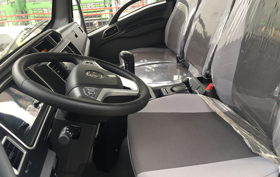 齊東方牌CLD5120TFZEQ6型防撞緩沖車
